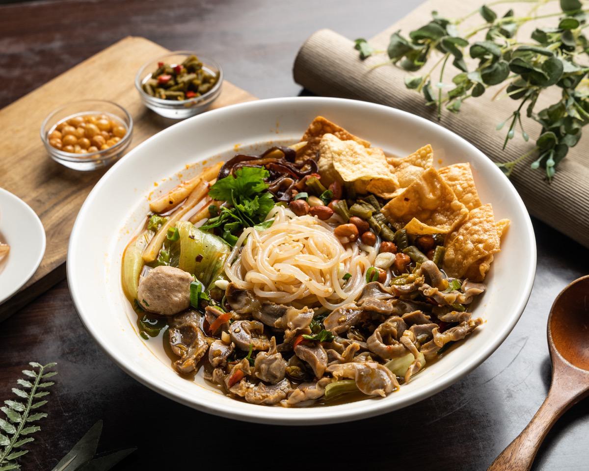 巷口一碗酸辣粉 新北永和店 泡椒雞胗螺獅粉 2880x2304